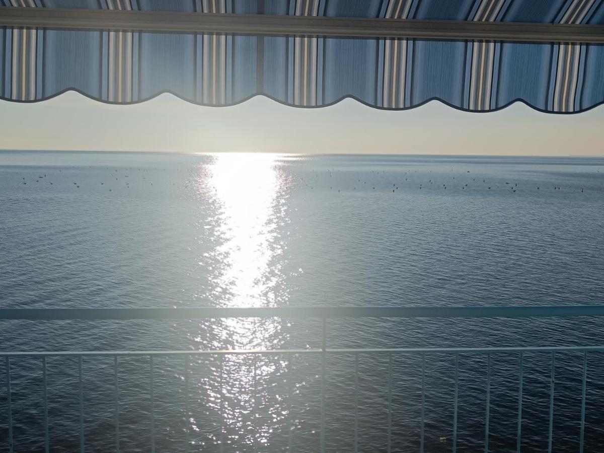 Locazione Turistica Sul Mare Strada Costiera 244, Trieste سانتا كروتشي ماري المظهر الخارجي الصورة